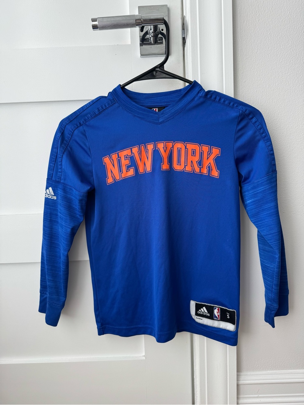 adidas Knicks Jersey. Small Youth